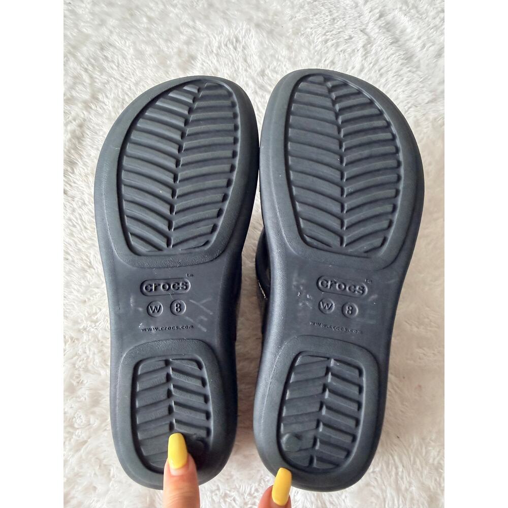 Crocs Dual Comfort W8 Black Silver Snakeskin Wedge Thong Sandals - Picture 7 of 9